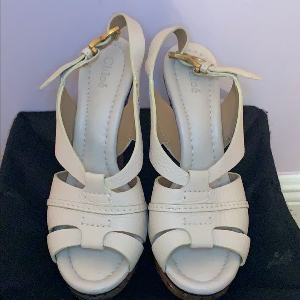 CHLOE beige wedges